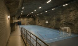 Unterirdischer Fussballplatz