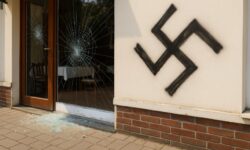 Ein Hakenkreuz an der Wand. Symbolbild | exemplarisch