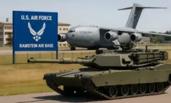 Symbolbild eines US-Panzers vor der Ramstein Air Base in Rheinland-Pfalz, als Nachstellung zur US-Militärpräsenz in Deutschland.