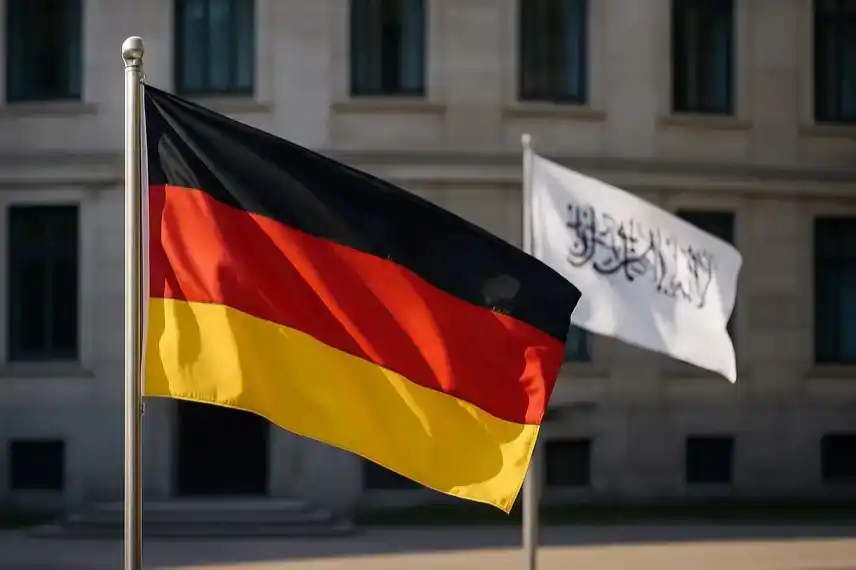 Deutsche Flagge im Vordergrund, afghanische Flagge im Hintergrund vor einem Amtsgebäude – Darstellung zum Thema Taliban-Konsularbeamte in Deutschland.