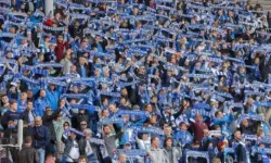 Fussball Stadion mit Fans