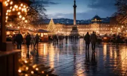 Beleuchteter Platz in Stuttgart bei winterlicher Dämmerung mit Lichtern, reflektierendem Boden und urbaner Architektur