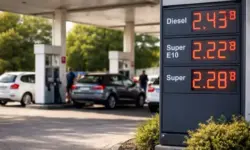 Spritpreise steigen weiter: ADAC bestätigt anhaltend hohes Preisniveau bei Benzin und Diesel